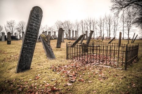 夢占い－墓・墓地の夢は何を意味するのか？
