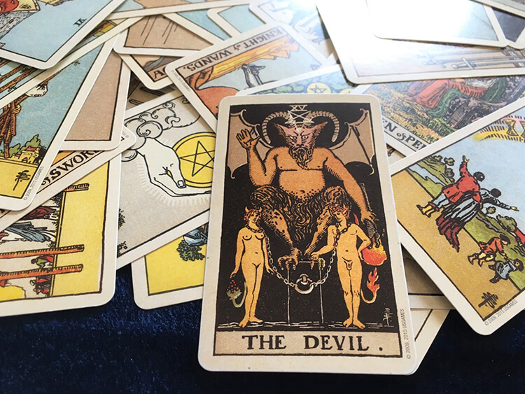 「悪魔」の正位置・逆位置の意味