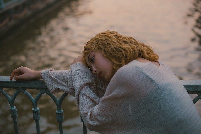 「人生が辛い」方へ人生の不安は「お金」「時間」「感情」の3つで消えるワケ