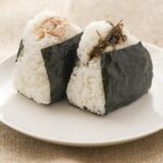 朝食にピッタリ！おにぎりを食べるだけで運気・恋愛運が上がるワケ！