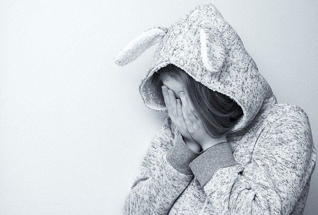 悩みを真剣に聞いてくれる人の特徴ってなに？お礼の仕方も紹介