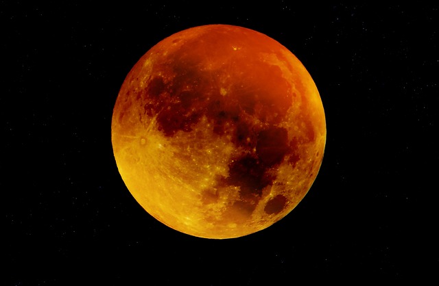 【442年ぶり】11月8日の満月は皆既月食＆天王星食！