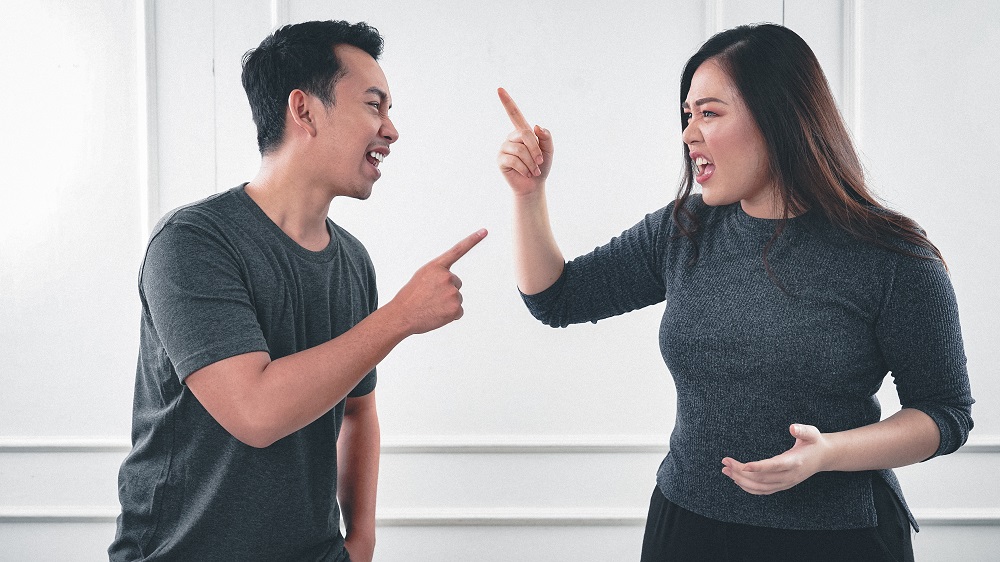 40代の男女が離婚する原因とは？離婚すべきか迷った時にすべきことを解説