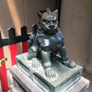 神社の狛犬について