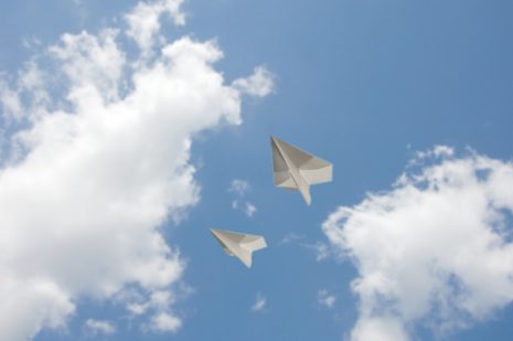 夢占い ? 空を飛ぶ夢の意味とは？