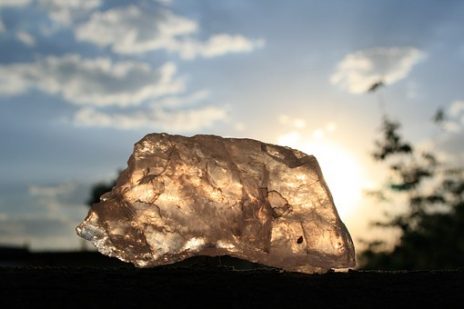 運気を上げるクラック水晶とは？
