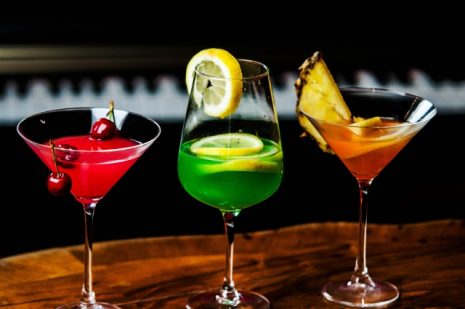夢占い－酒・アルコールの夢は何を意味するのか？