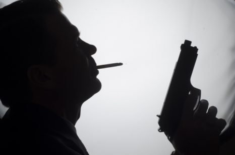 銃を突きつけられる夢