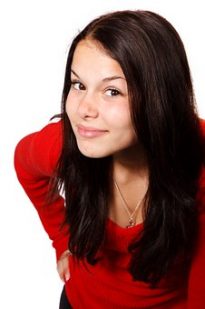 チャーミングな女性をめざすには？効果的な方法について