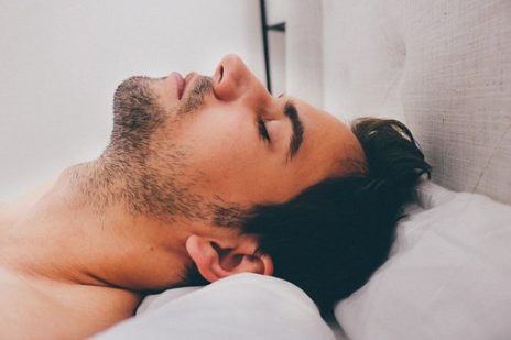 いつまでも眠たい？睡眠環境を整えましょう！