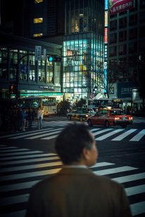 なぜ今電話占いが人気を集めているのか