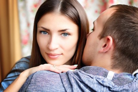 不倫が受け入れられる人受け入れられない人の違いって？