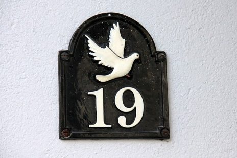【誕生日占い】19日生まれの性格と恋愛の傾向は？