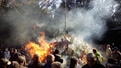正月飾りどうしてる？年神様の送り火【とんど焼き】