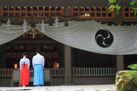 【目的別】新年最初に神様へご挨拶！全国の初詣スポットとそのご利益をご紹介