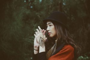 【誕生日占い】25日生まれの性格と恋愛の傾向は？