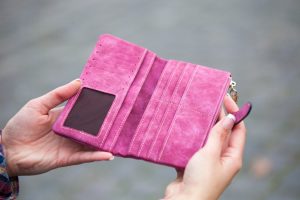 2021年2月3日は立春！ラッキーカラーの財布を新調して金運アップしよう