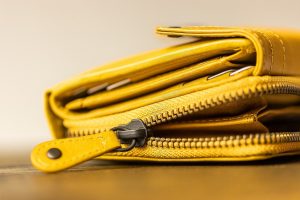 2021年2月3日は立春！ラッキーカラーの財布を新調して金運アップしよう