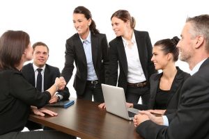 【職場】先輩から可愛がられる・嫌われる人の特徴はコレ！