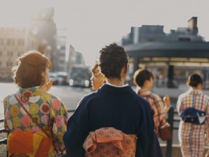 浴衣の柄で恋愛運が変わる！？恋を叶える浴衣のモチーフとヘアアクセサリーを紹介