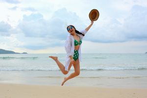 水着の色で恋愛運が上がる！？水着風水を恋のシチュエーション別に紹介