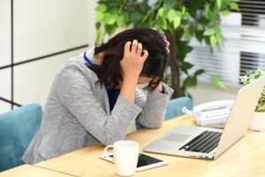マウント女子の心理、対策方法2選を紹介！