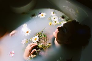 夏だからってシャワーで済ませてない？湯船に浸かることの驚くべき効果